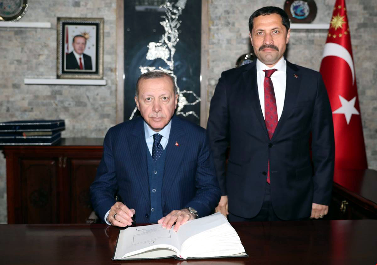 Cumhurbaşkanı Erdoğan Valilik ve Belediyeyi ziyaret etti