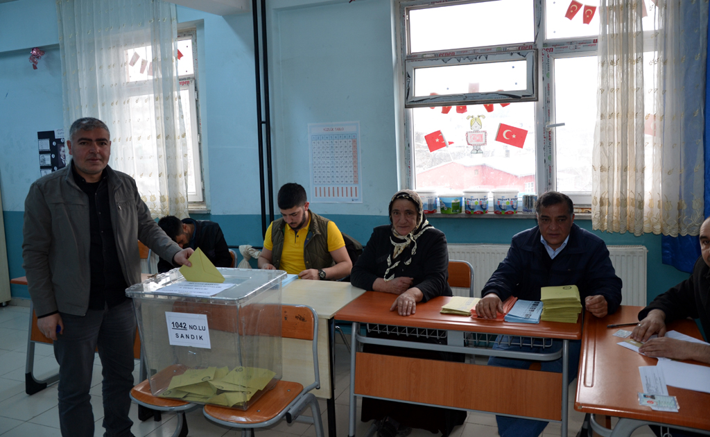 CHP ARDAHAN'DA ÖNDE