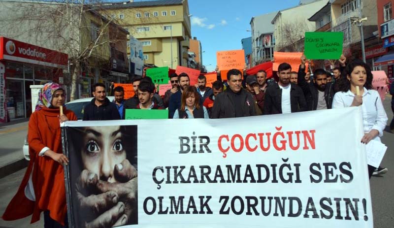 ARDAHAN'DA, ÇOCUK VE KADIN İSTİSMARINA TEPKİ