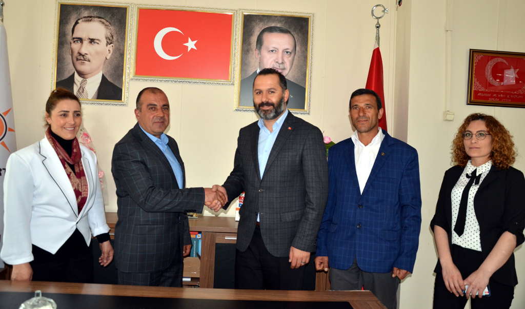 DSP'Lİ MECLİS ÜYELERİ AK PARTİ'YE GEÇTİ