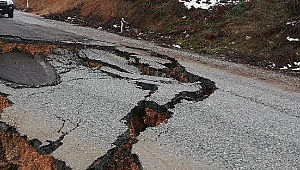 YOL ÇÖKTÜ, KARAYOLU TRAFİĞE KAPATILDI!