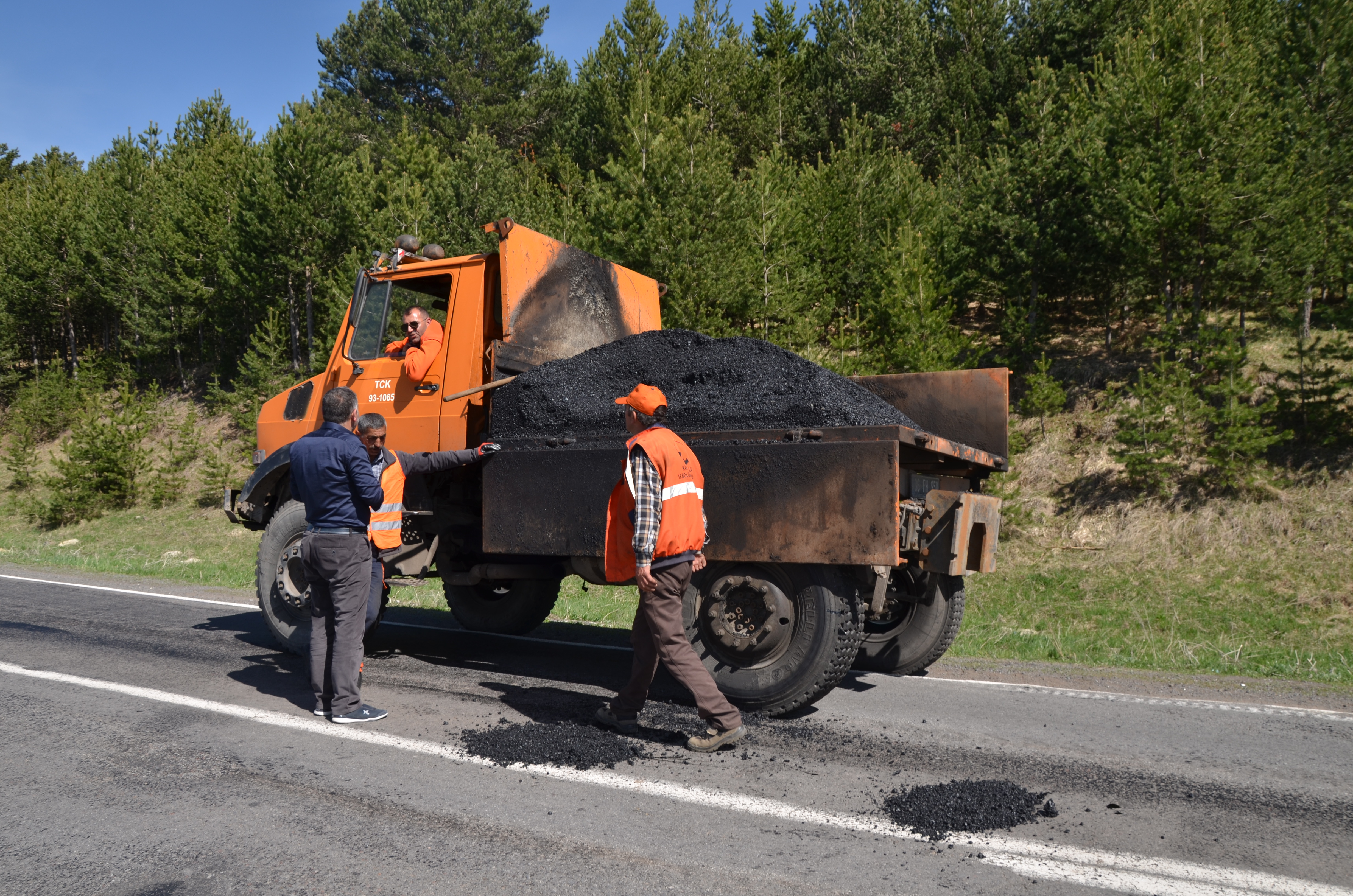 Karayollarında ilkel çalışma!