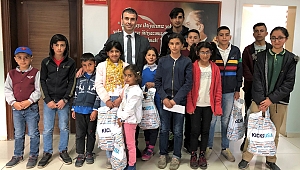 Kaymakam, öksüz ve yetimleri sahipleniyor