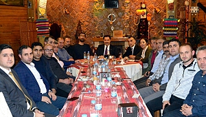 Vali: İftarda sorunları konuştu