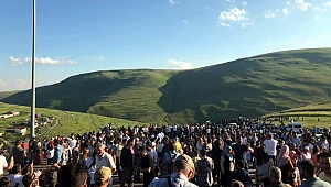 ATATÜRK SEVGİSİNE REKOR KATILIM