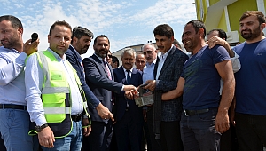 AK PARTİ’DEN 3 KATLI BİNA