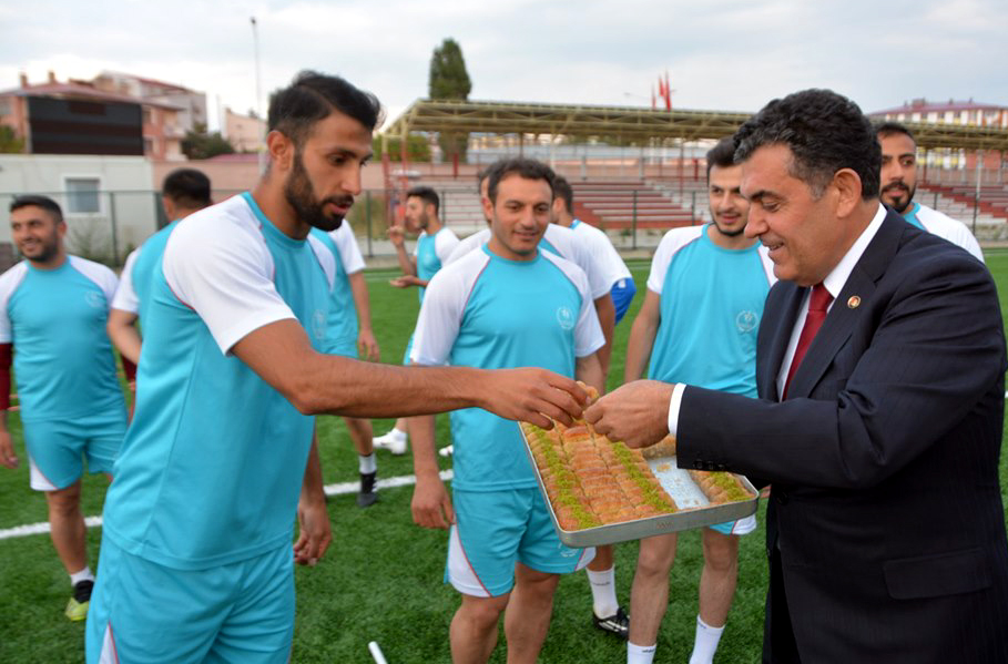 MAÇ BAŞLIYOR