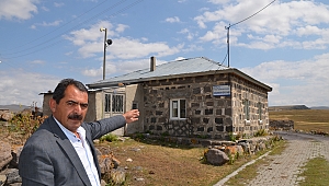 MÜSLÜMANLARIN CAMİSİ BÖYLE OLMAMALI