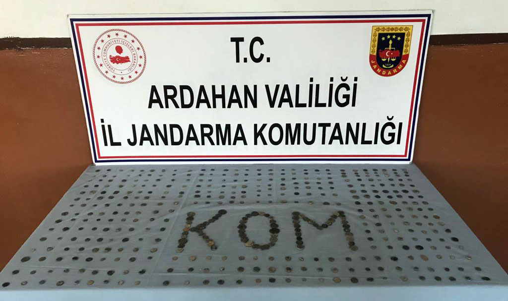 567 ADET BİZANS SİKKESİ YAKALANDI