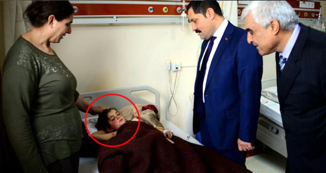 TOPRAK EV ÇÖKTÜ, 3 YARALI
