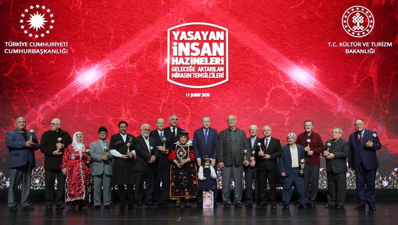FİDAN ATMACA’YA YAŞAYAN İNSAN HAZİNESİ ÖDÜLÜ