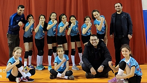 ŞAMPİYON SULTANLAR, SPOR SALONU İSTİYORLAR