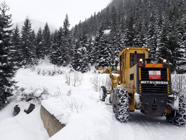 TÜNEL YAPILMADI, ŞAVŞAT KARAYOLU KAPANDI