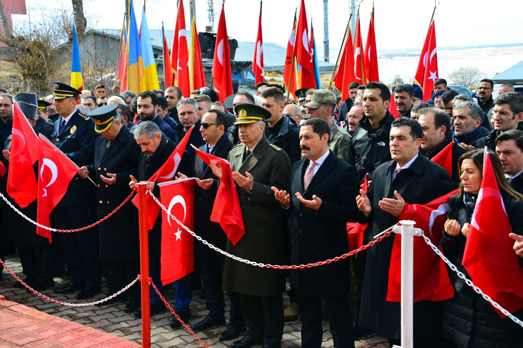 VEKİLSİZ KURTULUŞ COŞKUSU
