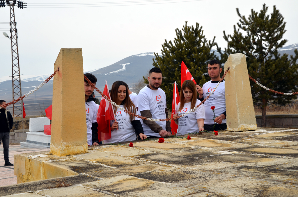GENÇ PARTİ’DEN ŞEHİTLERE VEFA YÜRÜYÜŞÜ