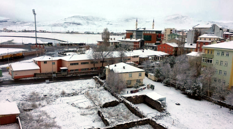 Ardahan’da karlı 23 Nisan
