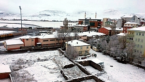 Ardahan’da karlı 23 Nisan