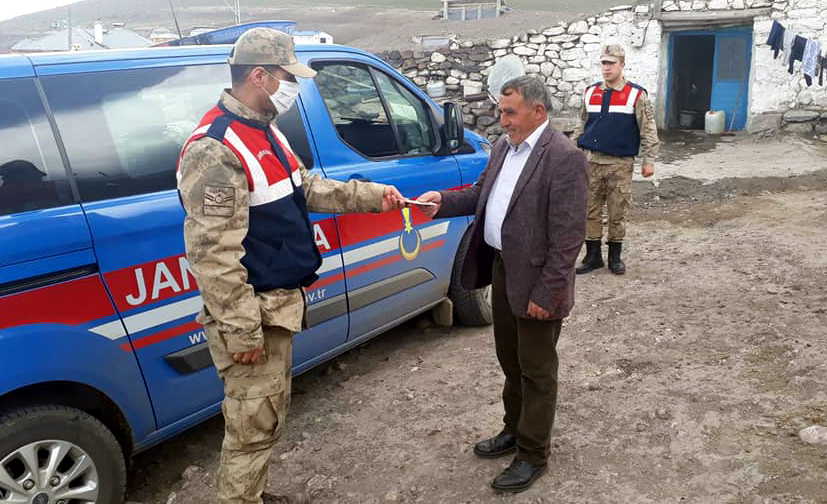 BİN LİRAYI ALDIYSAN, EVDE KAL