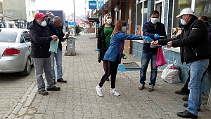 GENÇ PARTİ DAMAL’DA MASKE, ÇILDIR’DA DESTEK KOLİSİ DAĞITTI