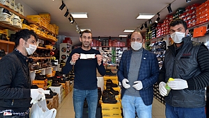 GENÇ PARTİ’DEN ESNAFA MASKE VE ELDİVEN