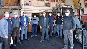 GENÇ PARTİ MASKE DAĞITMAYA DEVAM EDİYOR
