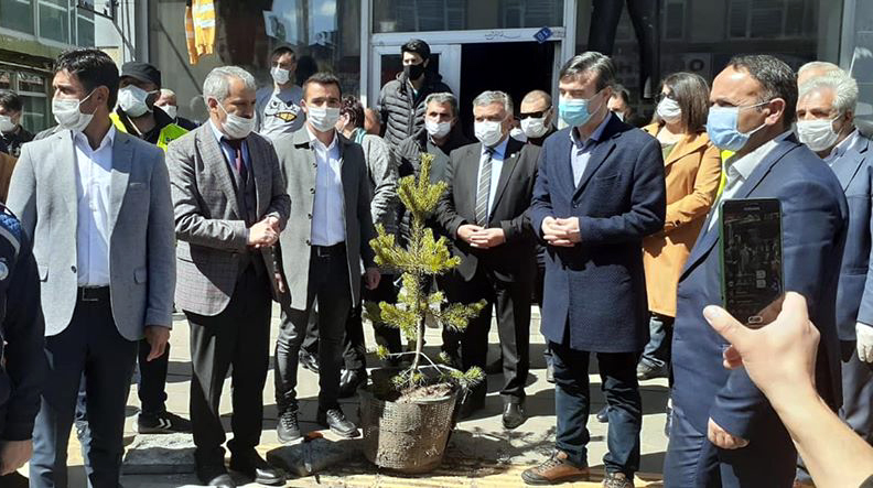 SARIÇAM SEVİNCİ, MESAFE DİNLEMEDİ