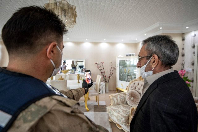 VALİ, MUHTARI GÖREVDEN ALDI