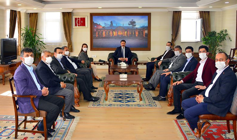 AK Parti’de hareketli saatler