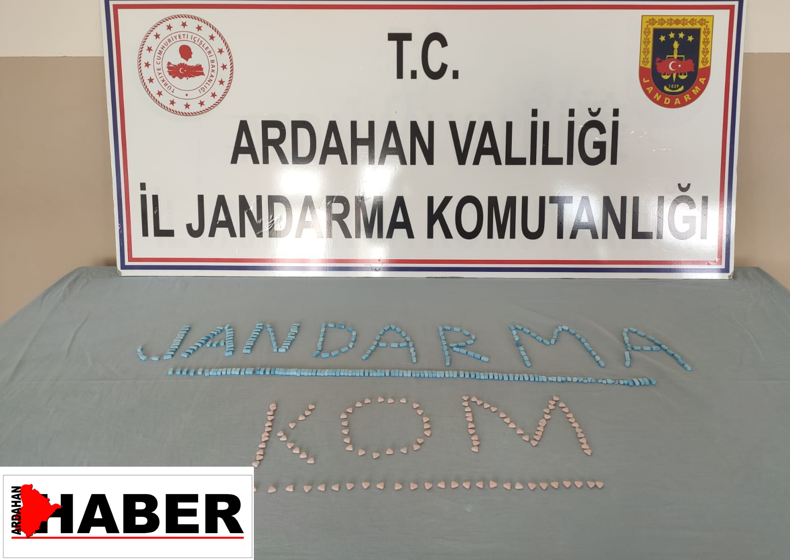 Ardahan’da uyuşturucu tacirlerine darbe