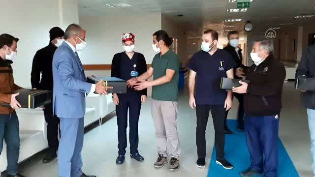 Başkan Özer, sağlıkçıları unutmadı