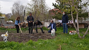Genç Parti, Ardahan'ı tohumla buluşturmaya devam ediyor