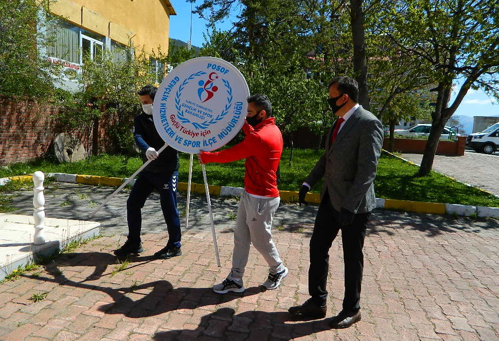 Posof’ta 19 Mayıs 19 kişi ile kutlandı