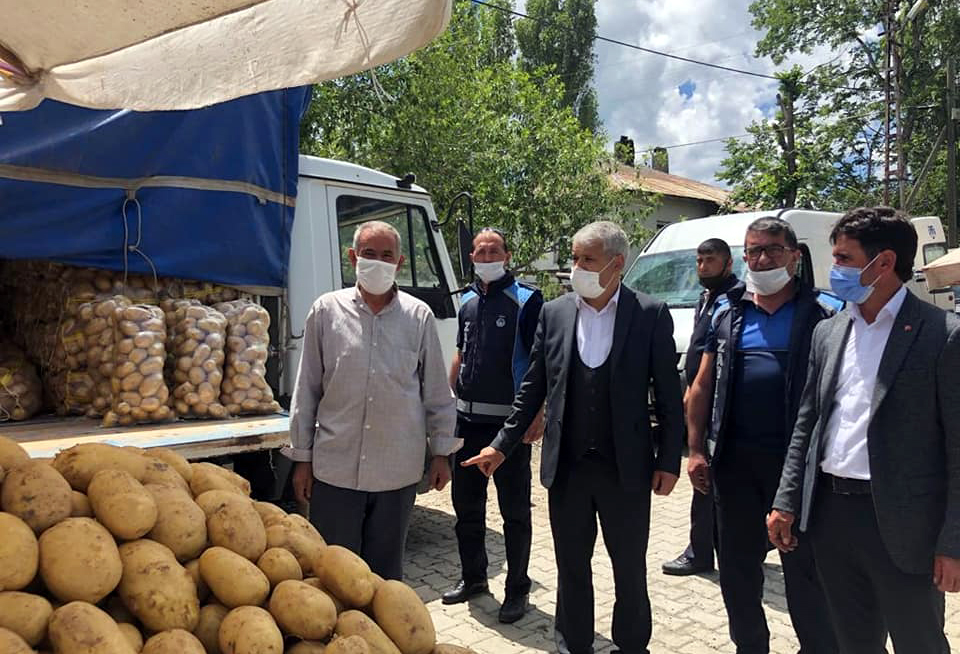 BAŞKAN GÜLTEKİN HALK PAZARINDA