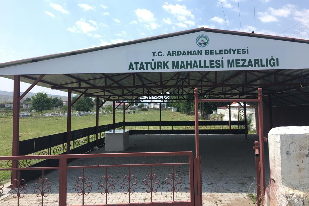 BAYRAM ÖNCESİ MEZARLIKLARDA TEMİZLİK ÇALIŞMASI