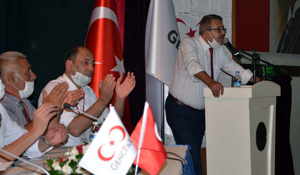 CEM UZAN'DAN RADİKAL MANİFESTO