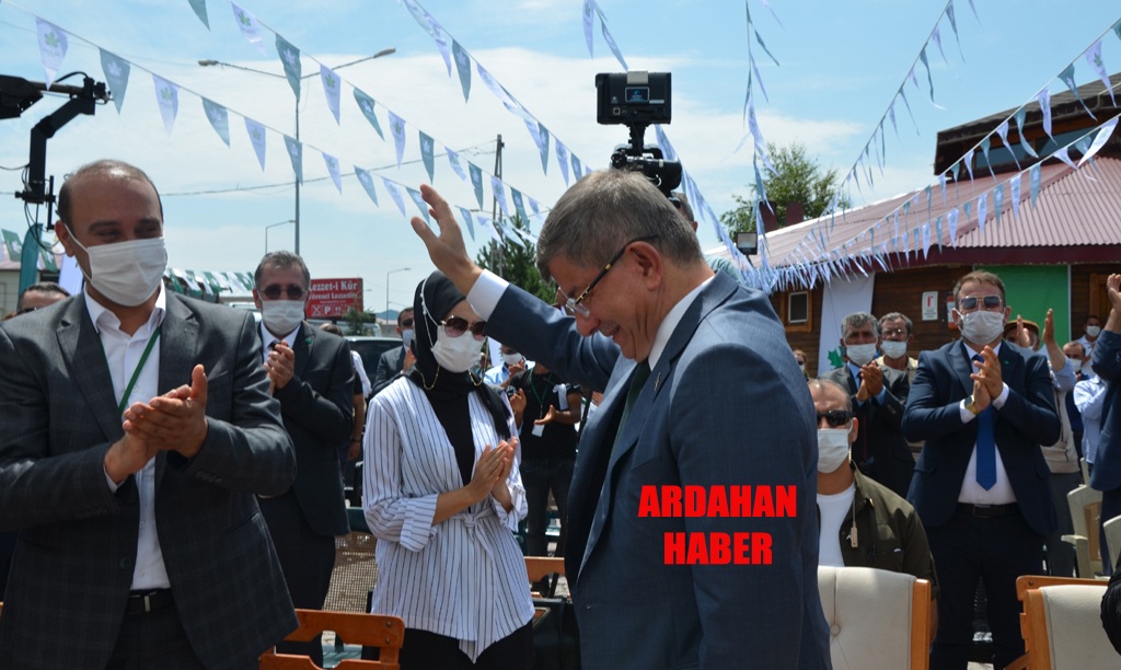 DAVUTOĞLU: YENİ BİR MUHALEFET ANLAYIŞI GELİŞTİRİYORUZ