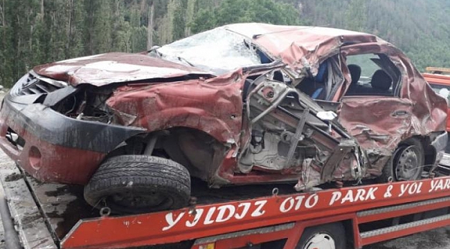 Göle- Oltu güzergahında otomobille tır çarpıştı: 1 ölü, 1 yaralı