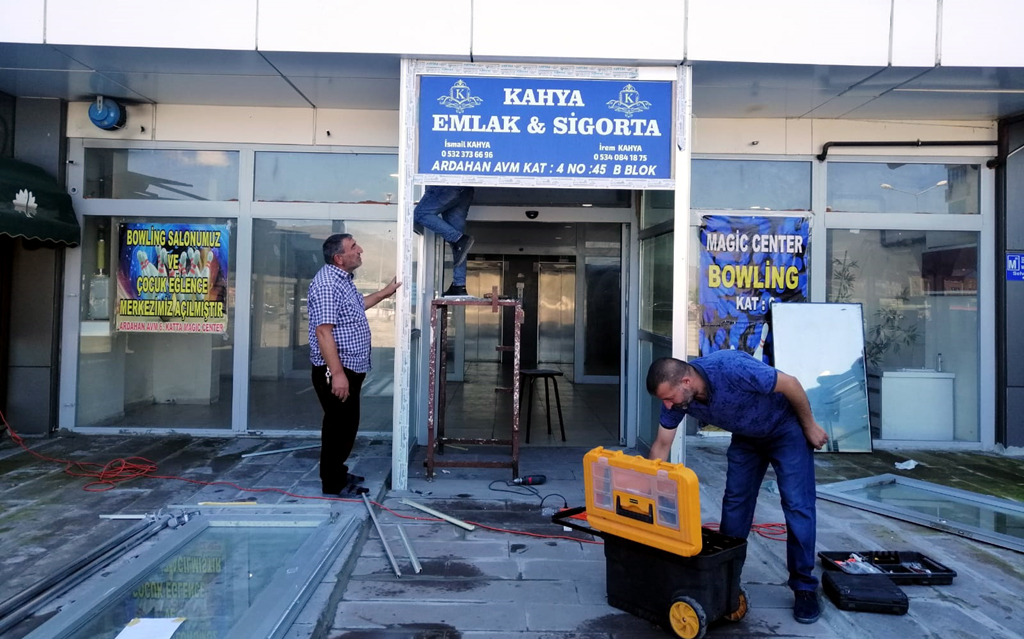  ARDAHAN AVM'NİN YENİ YÖNETİMİ KOLLARI SIVADI