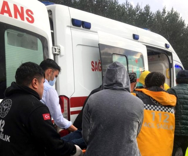ARDAHAN'DA TRAFİK KAZASI: 4 YARALI