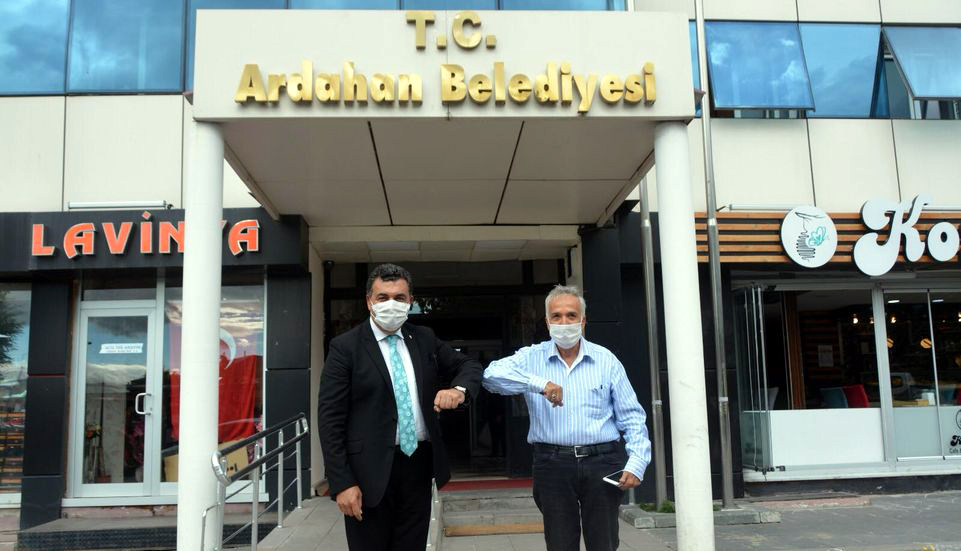 BELEDİYE’DE GİRİŞLER SINIRLANDIRILDI