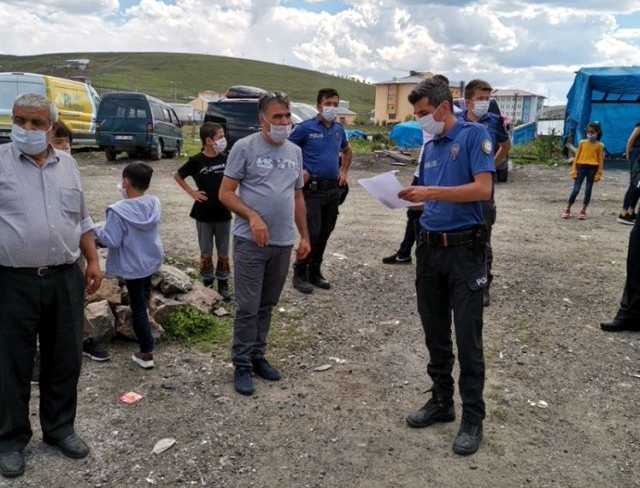 SOKAK DÜĞÜNÜNE KORONA BASKINI
