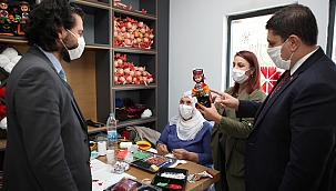 23 kadın Damal Bebeği üretiyor