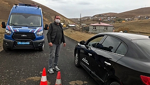 ARDAHAN BELEDİYESİ, KARANTİNAYA ALINAN AİLELERE DESTEK OLUYOR