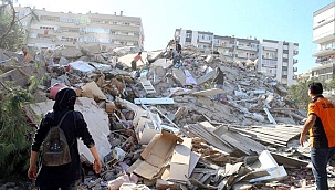 İZMİR'DE 6,6 BÜYÜKLÜĞÜNDE DEPREM: 12 ÖLÜ, 419 YARALI