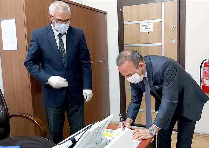 VALİ ÖNER, EHLİYETİNİ KAPTIRDI