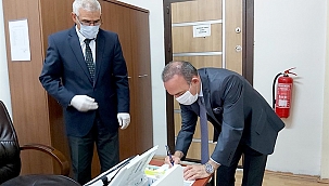 VALİ ÖNER KİMLİK KARTINA EHLİYET BİLGİLERİNİ YÜKLETTİ