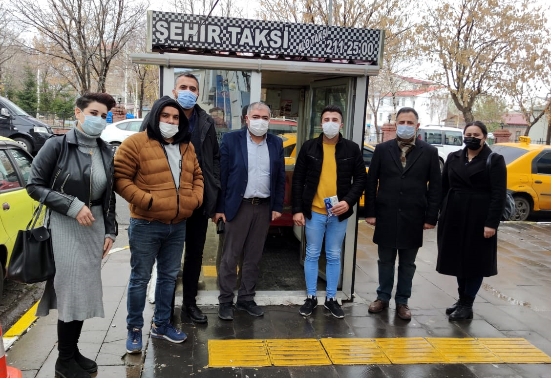 ARDAHAN DEVA'DAN TAKSİCİ ESNAFA HİJYEN SETİ