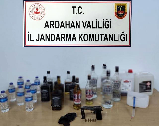 JANDARMA’DAN SAHTE ALKOL OPERASYONU