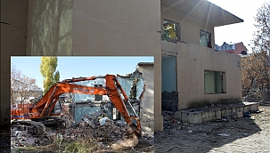 VALİ’NİN EVİNİ YIKTILAR