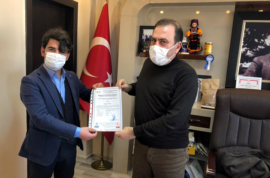 GALERİCİLERE SERTİFİKA VERİLDİ